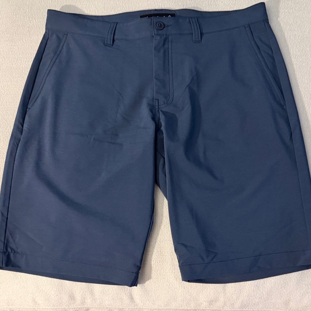 NWOT Men's Travis Mathew Short